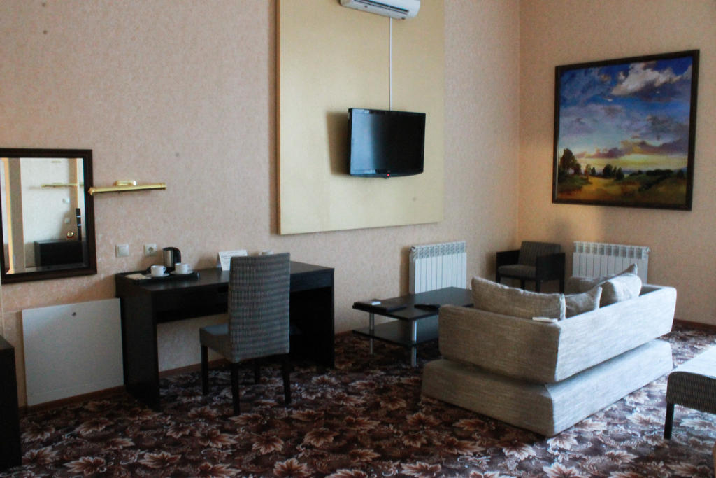Hotel Kovcheg Tomszk Szoba fotó